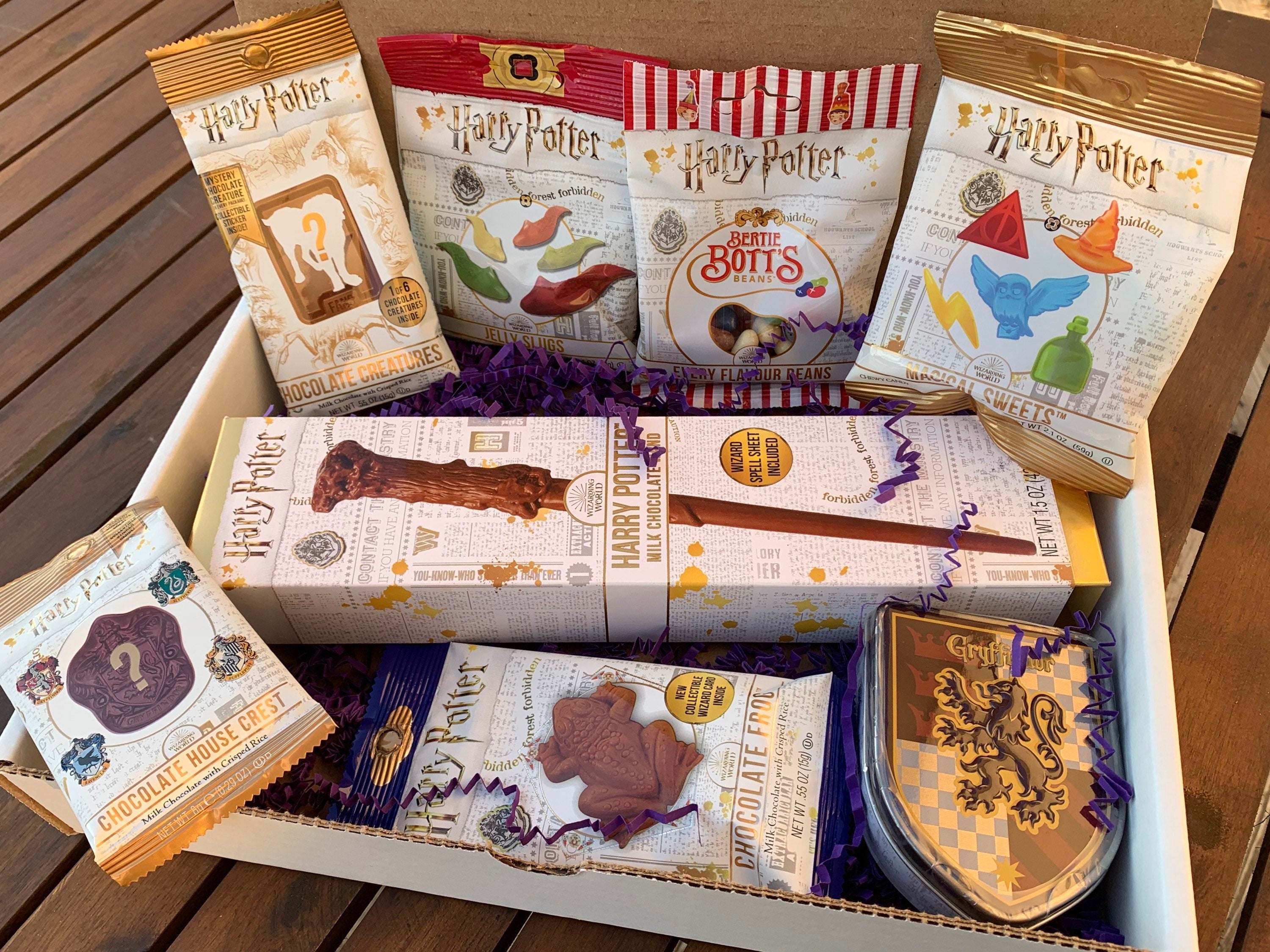 WhataBundle! Gift Box Harry Potter Candy Pack of 10 - Harry  Potter Chocolate Frogs, Bertie Bott's Beans, Jelly Slugs and More - Harry  Potter Gifts for All Ages : Grocery & Gourmet Food